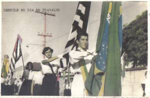 CM_25_1950 - 1954 - DIA DO TRABALHO - OSMAR DA SILVA MACIEL, CIDA SANCHES
